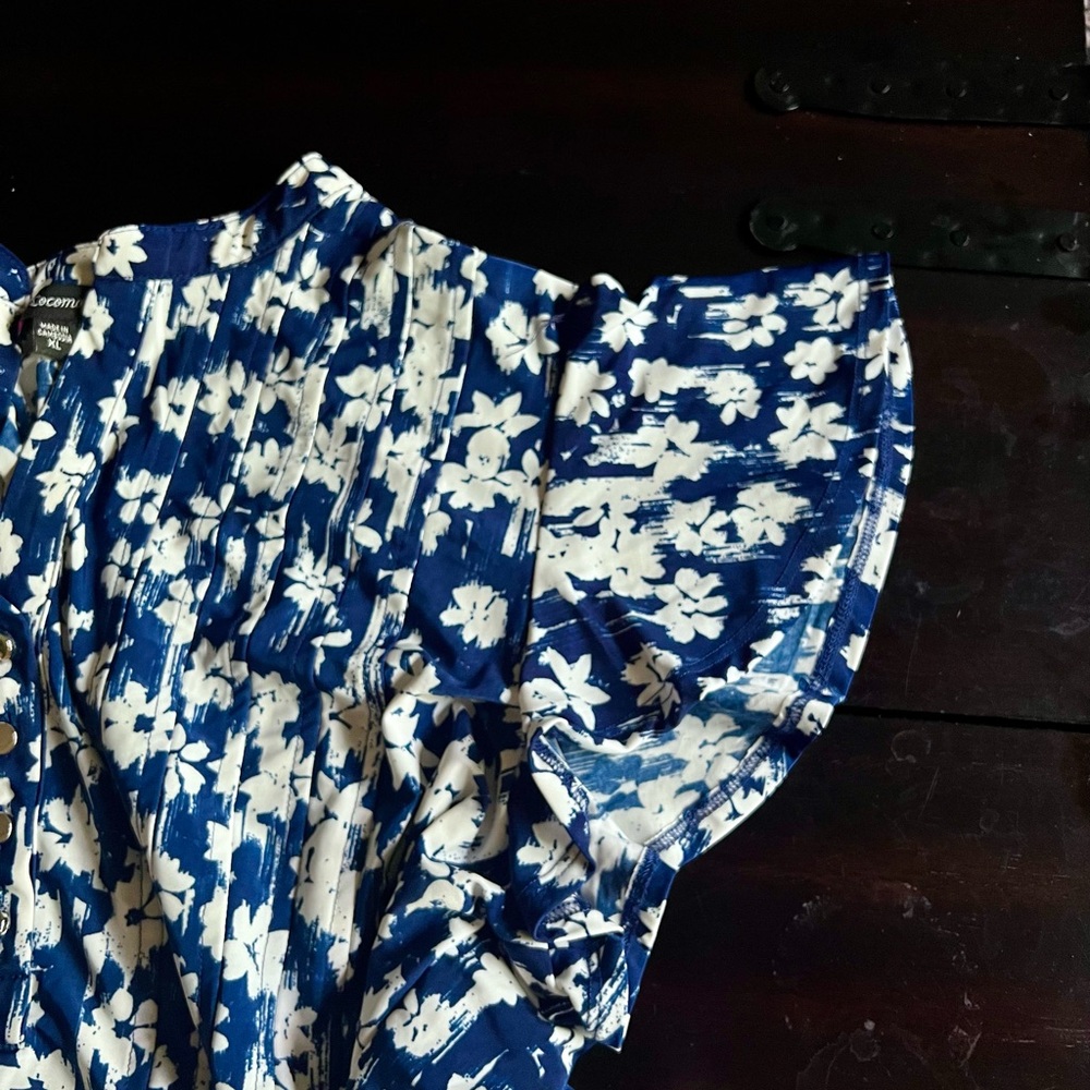 Cocomo Navy and White Floral Blouse - Picture 5 of 7